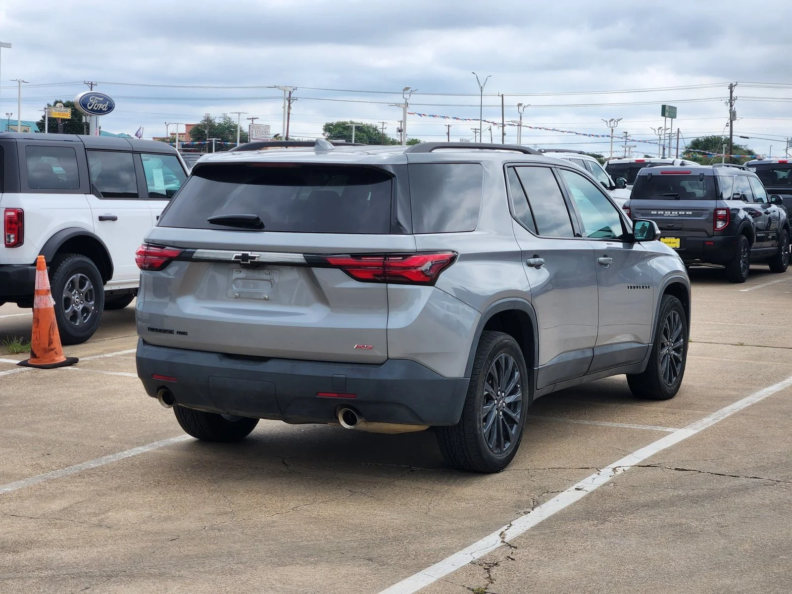 Used 2023 Gray Chevrolet RS image 6