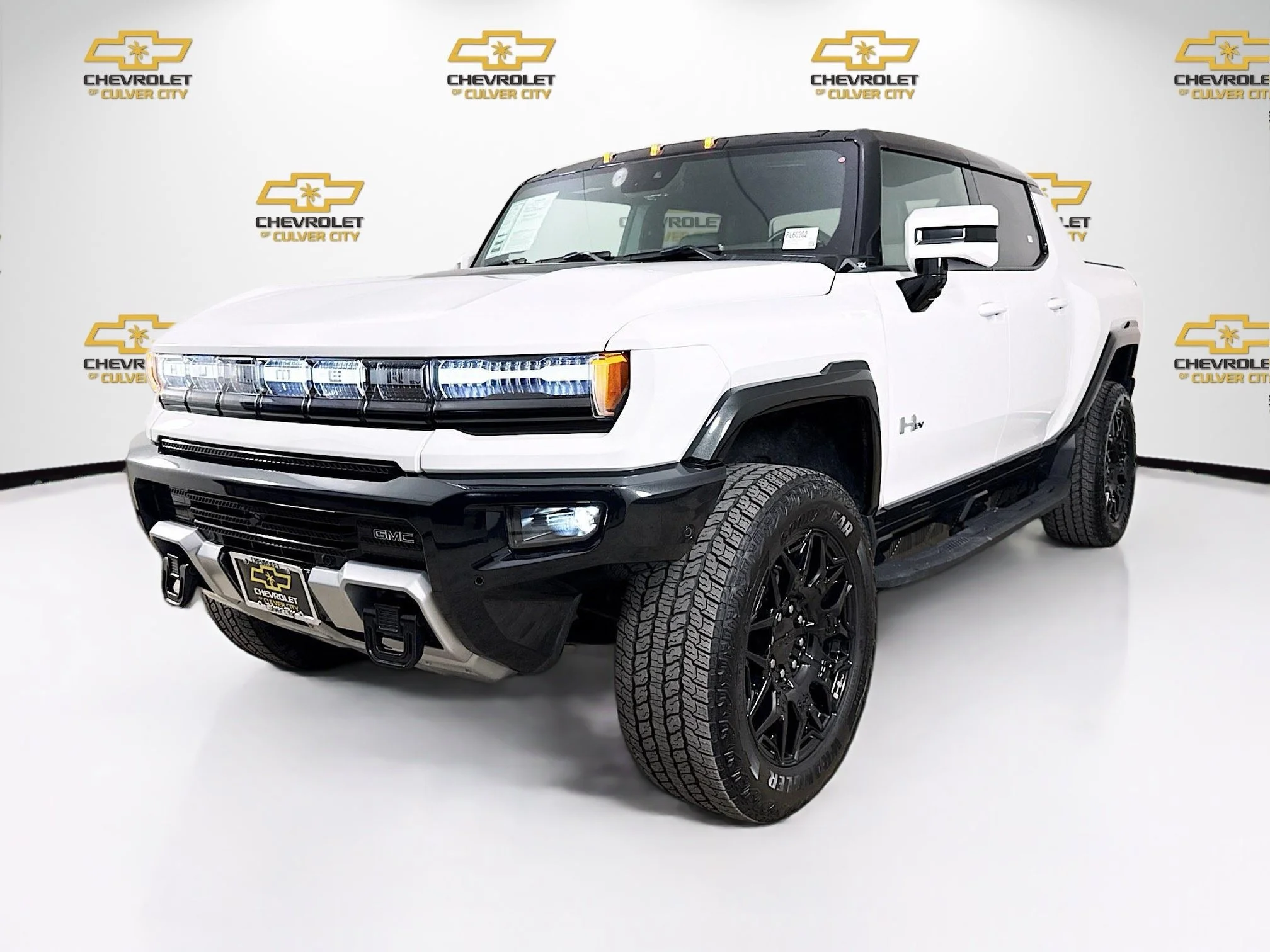 Used 2025 Interstellar White GMC 2X image 3