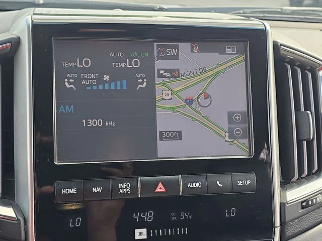Used 2017  Toyota Base image 22