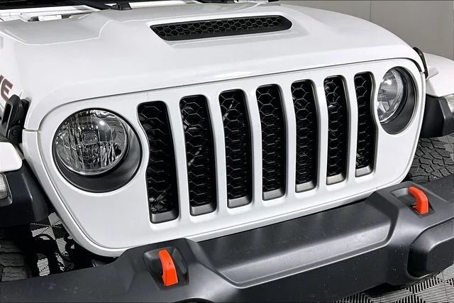 Used 2021 White Jeep Mojave image 31