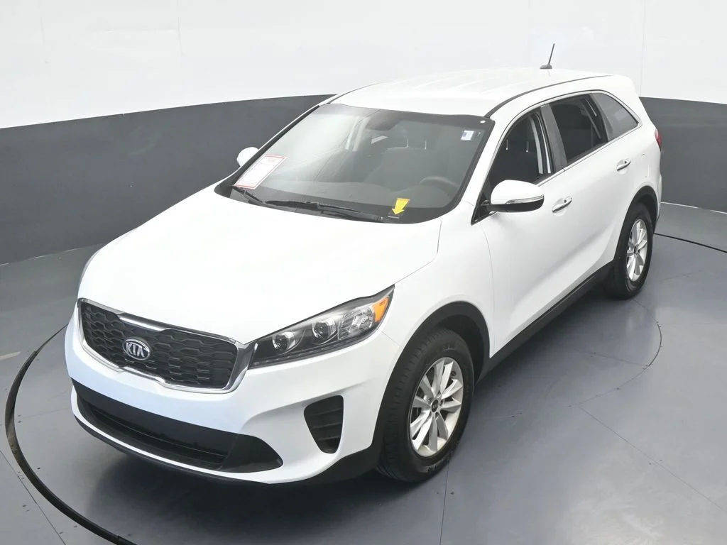 Used 2020 Snow White Pearl Kia LX image 39