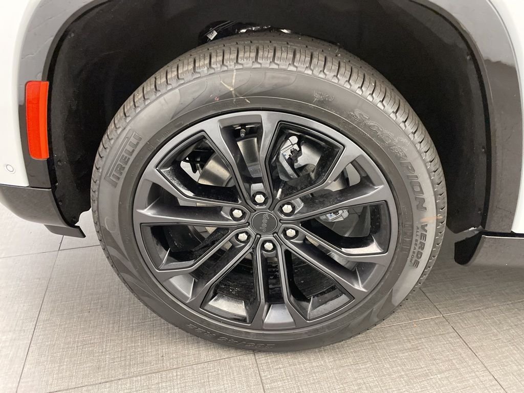 New 2026 Bright White Clearcoat Jeep Summit Obsidian image 10