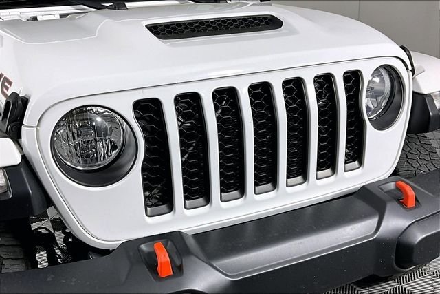 Used 2021 White Jeep Mojave image 31