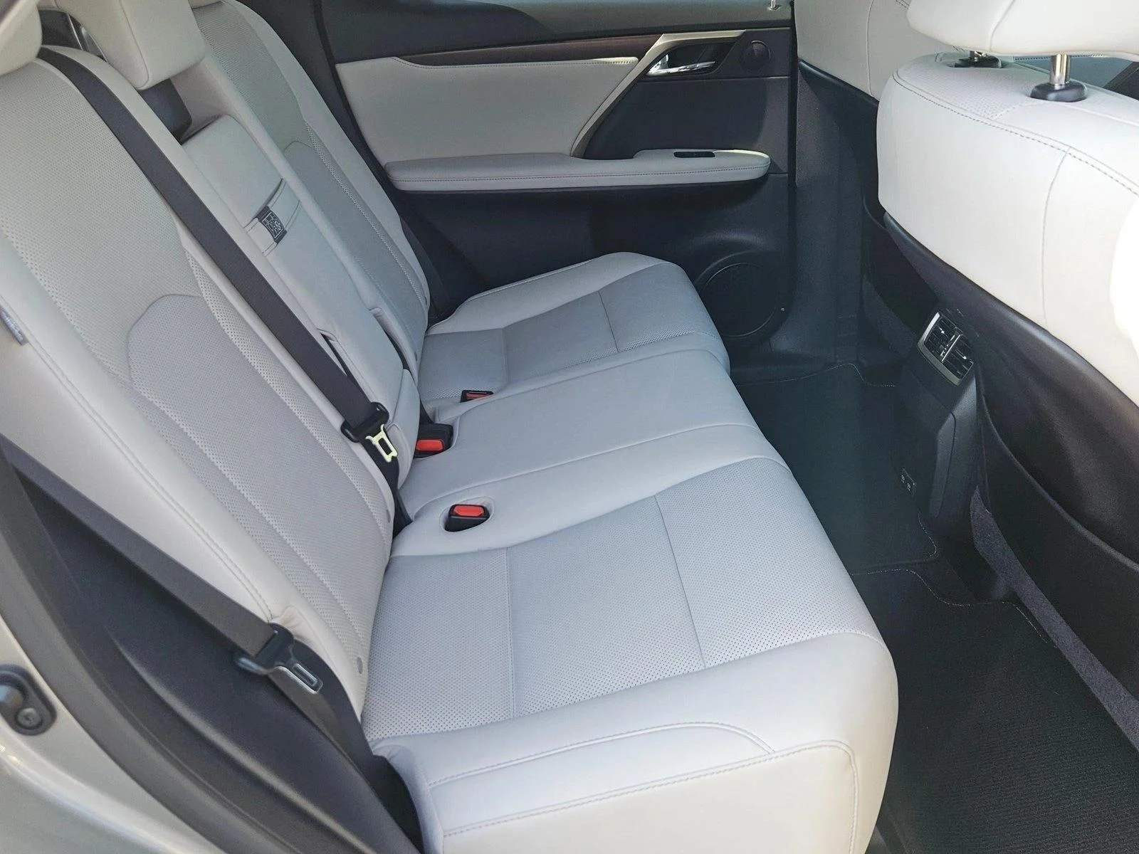 Certified Used 2022 Atomic Silver Lexus RX 350 image 20