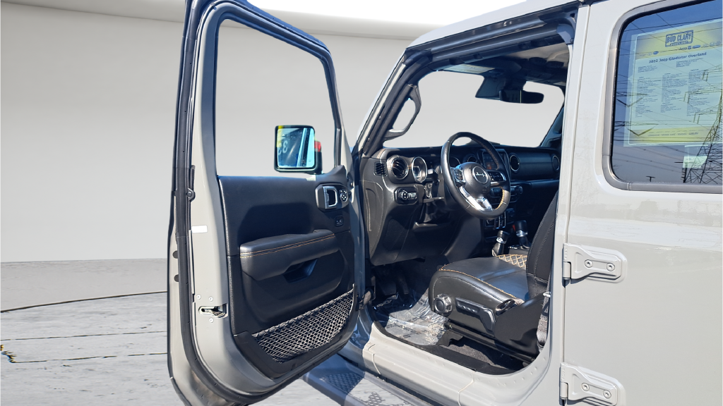 Used 2022 Gray Jeep High Altitude image 9
