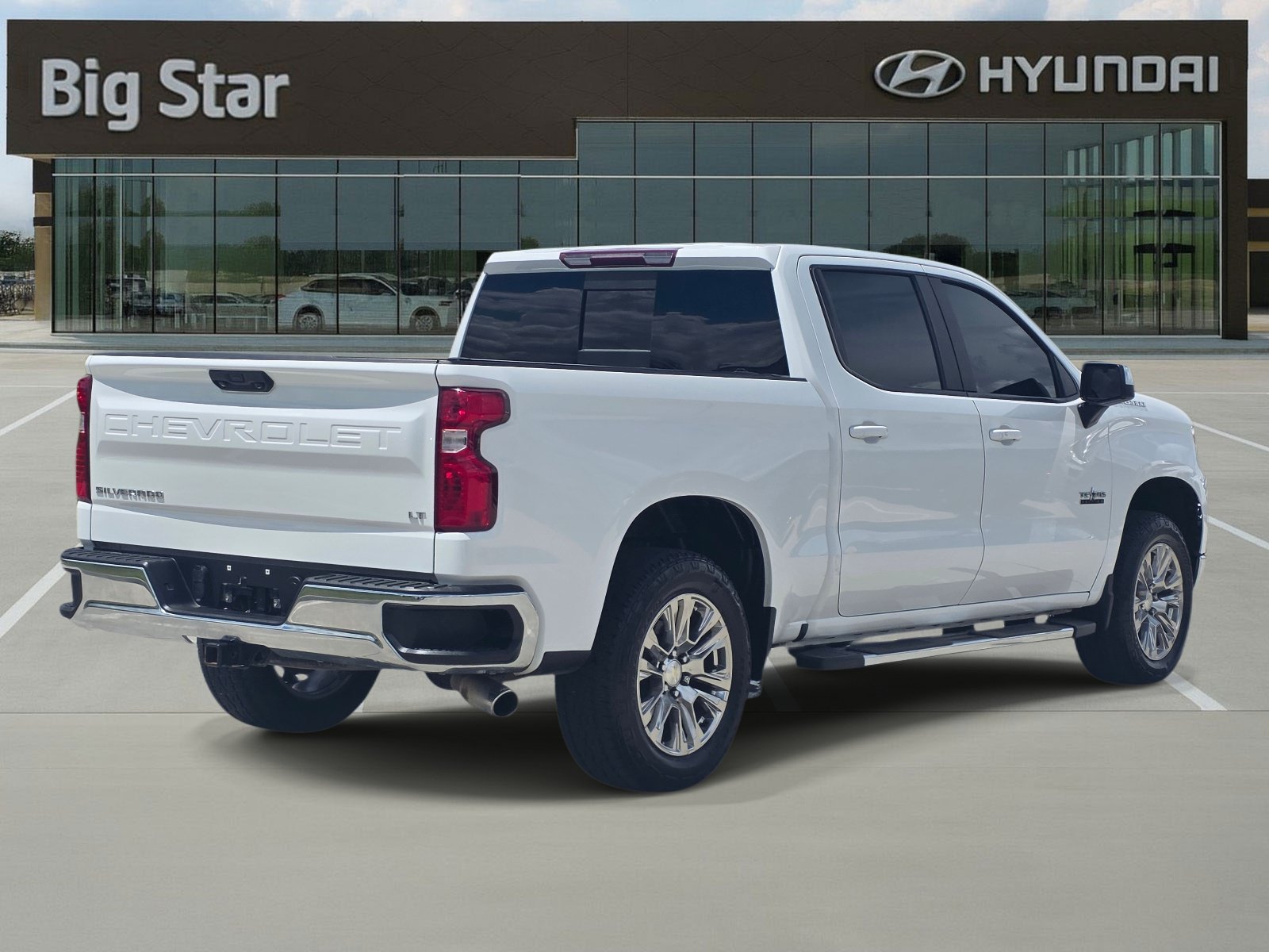 Used 2022 Summit White Chevrolet LT image 4
