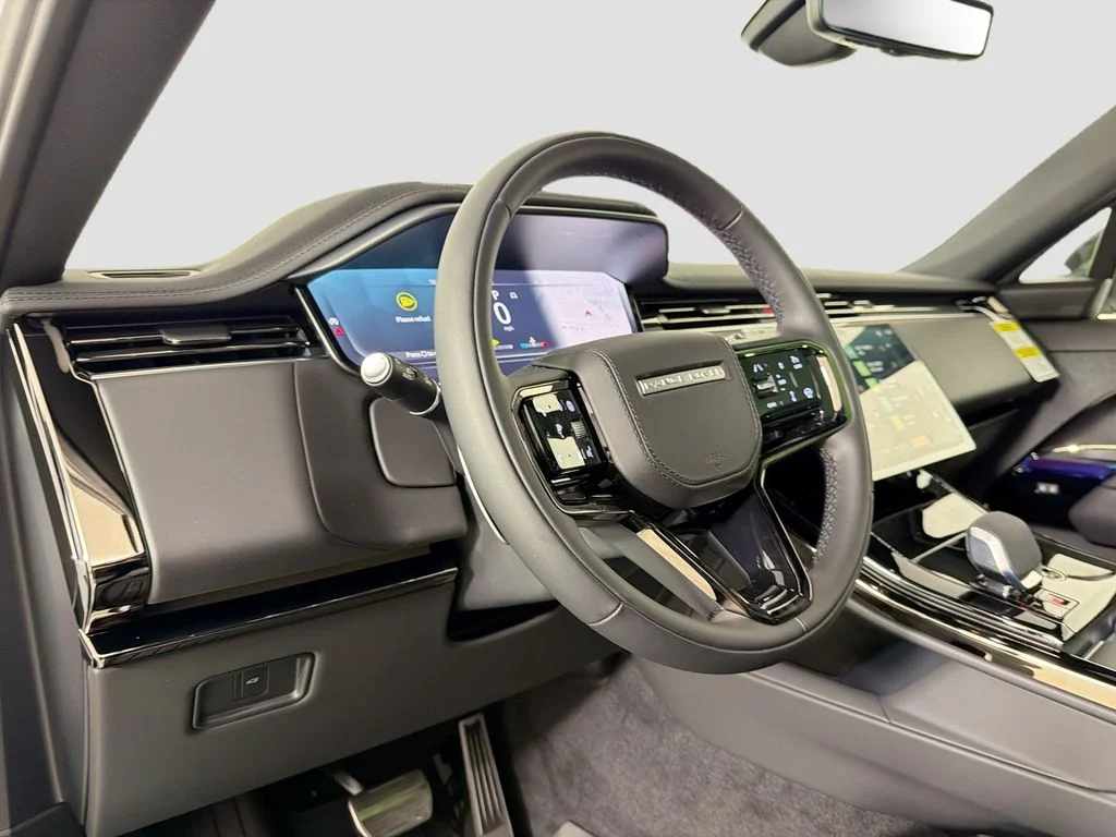 New 2026 Fuji White Land Rover Dynamic SE image 9