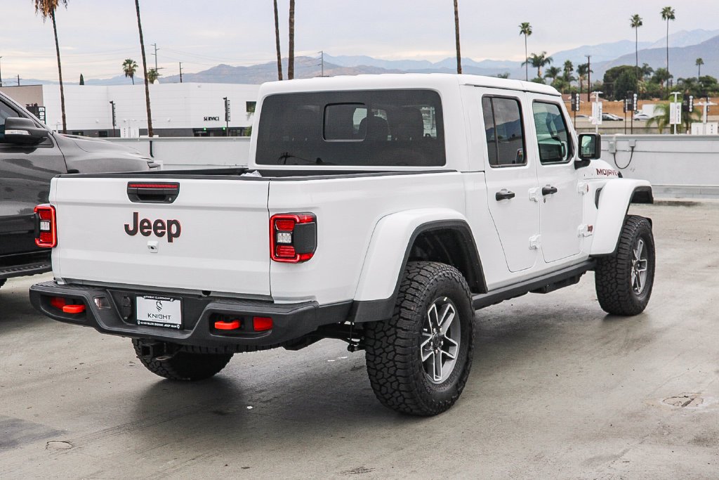 New 2026 Bright White Clearcoat Jeep Mojave image 9