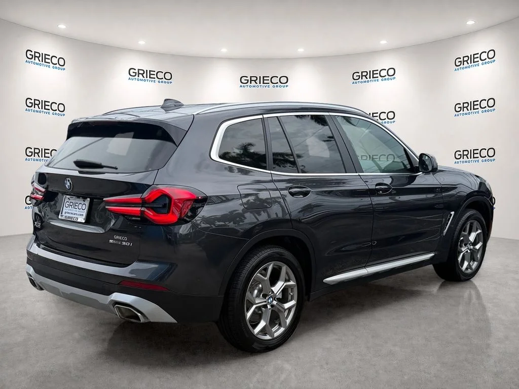 Used 2024 Gray BMW sDrive30i image 7