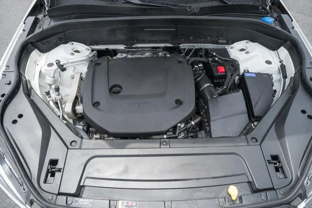 Used 2023 Crystal White Volvo Plus image 20