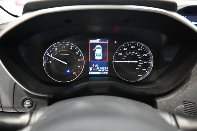 Used 2021 Silver Subaru Limited image 29
