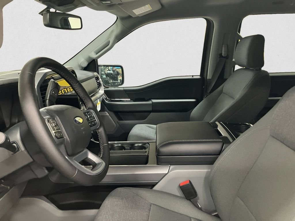 2025 Ford F-150 XLT - Photo 9