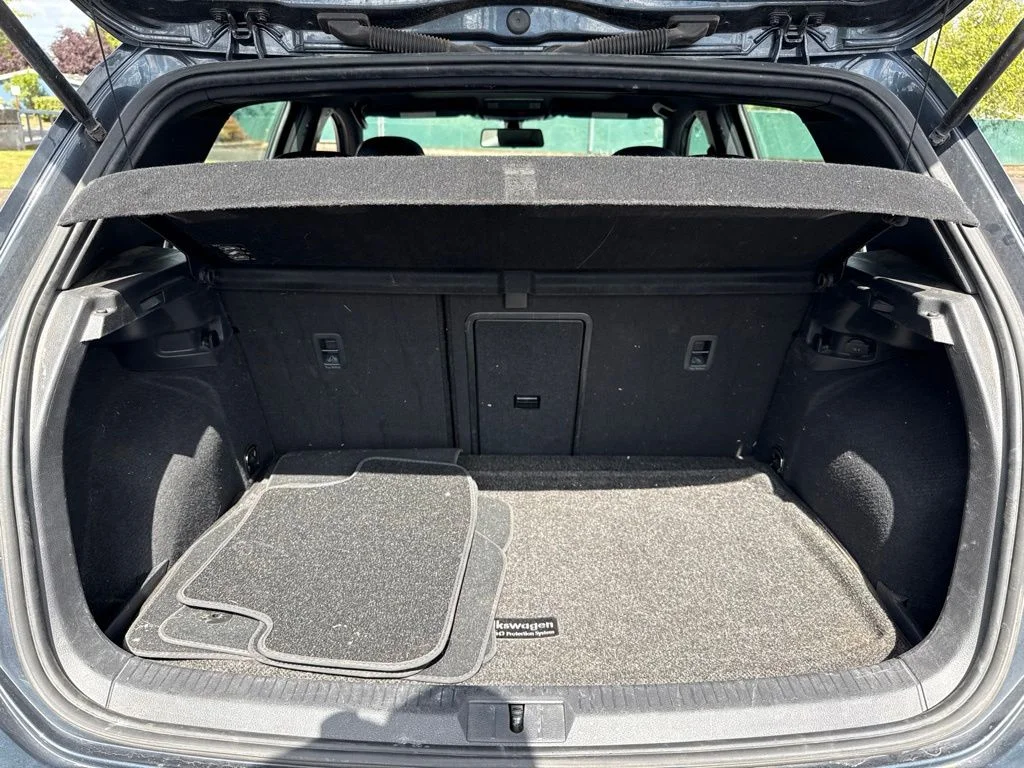 Used 2019 Night Blue Metallic Volkswagen 2.0T SE image 20