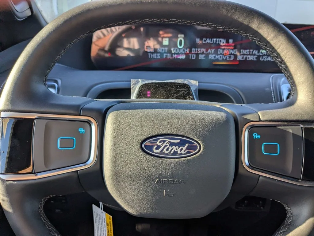 New 2027 Star White Metallic Tri-Coat Ford Platinum image 31