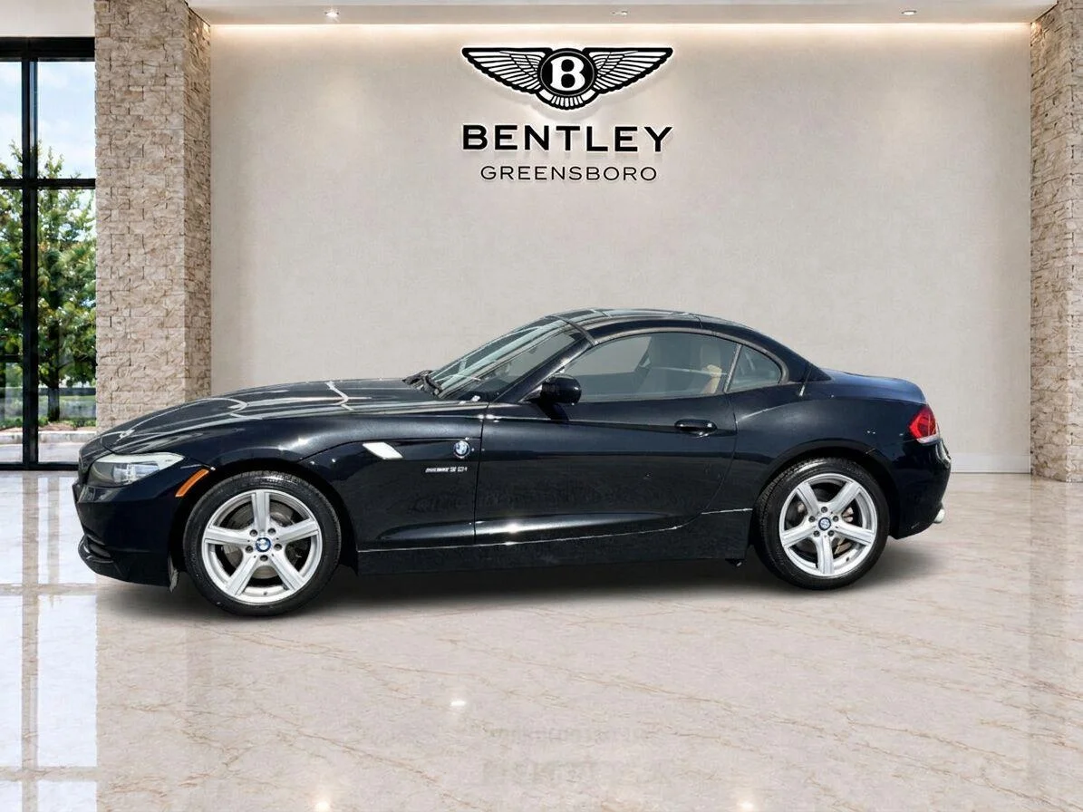Used 2011 Black Sapphire Metallic BMW sDrive30i image 3