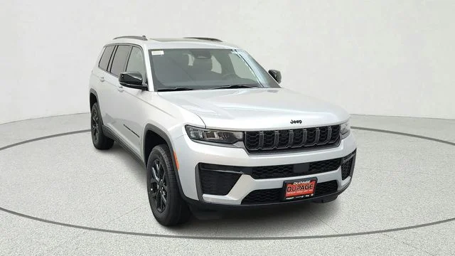 New 2026 Silver Zynith Exterior Paint Jeep Altitude video 1