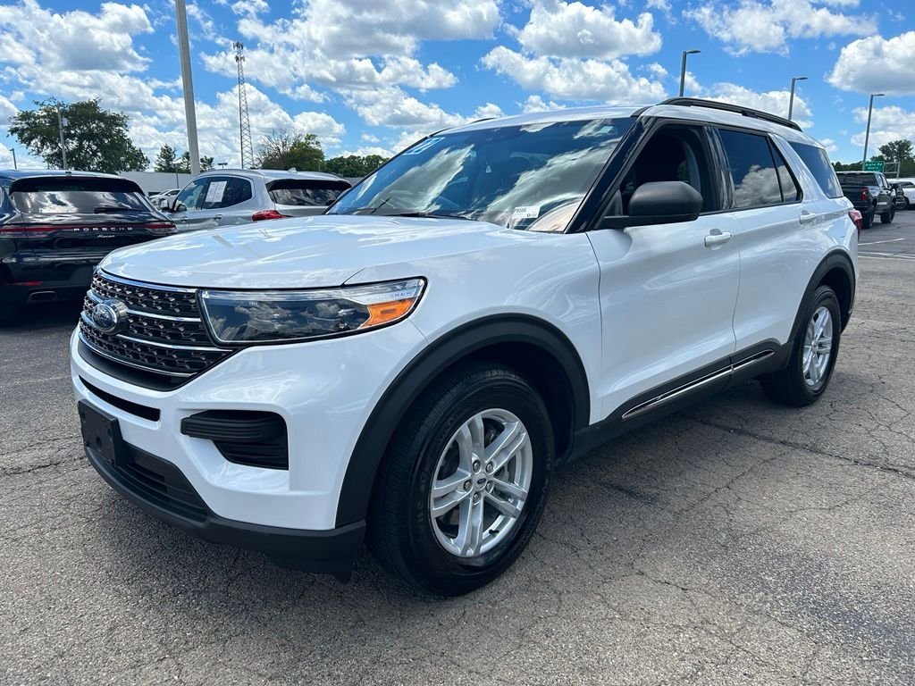 Used 2022 Oxford White Ford XLT image 4
