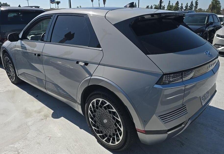 2023 Hyundai IONIQ 5 Limited - Photo 2