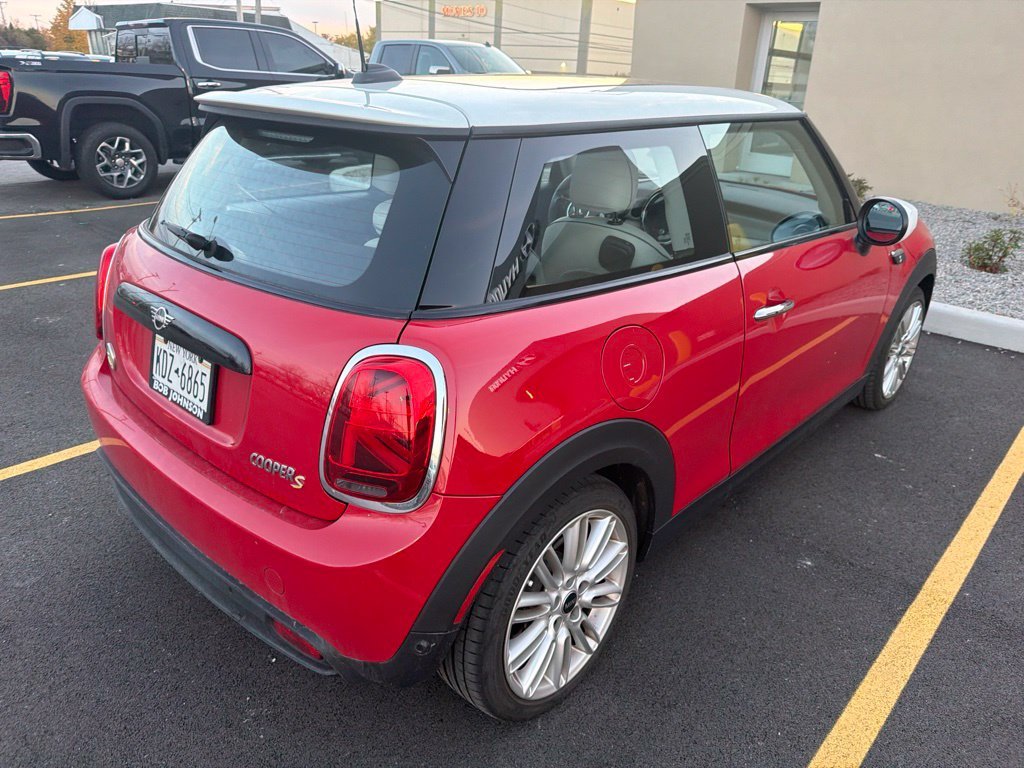Used 2024 Red MINI Iconic image 3