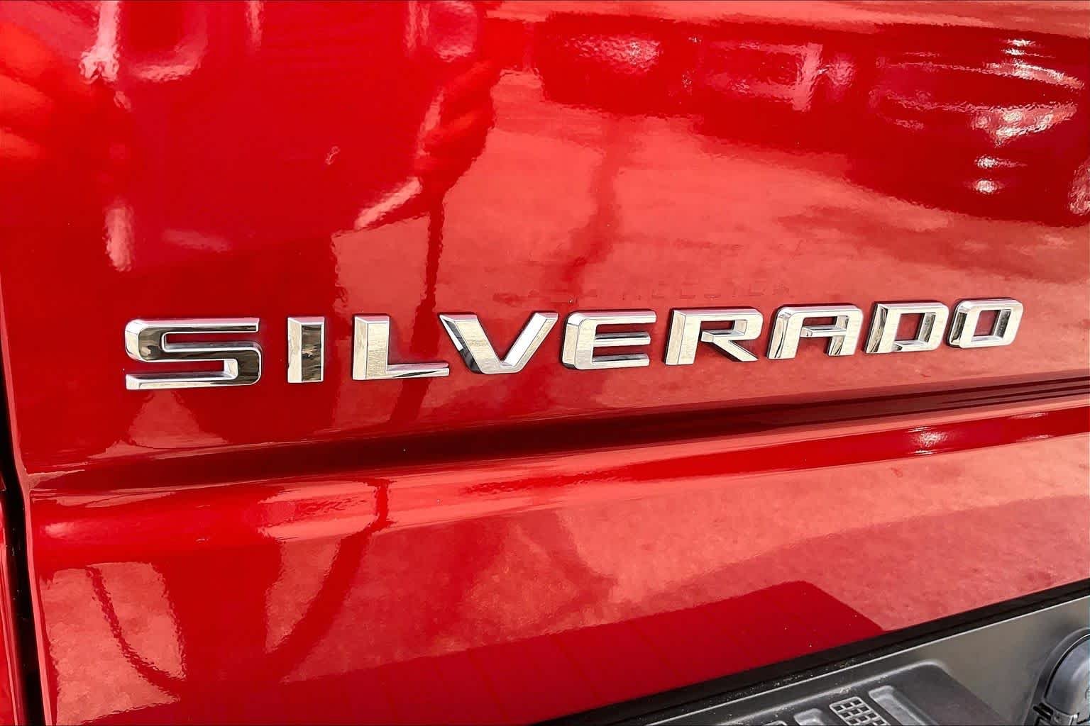 Used 2023 Radiant Red Tintcoat Chevrolet RST image 30