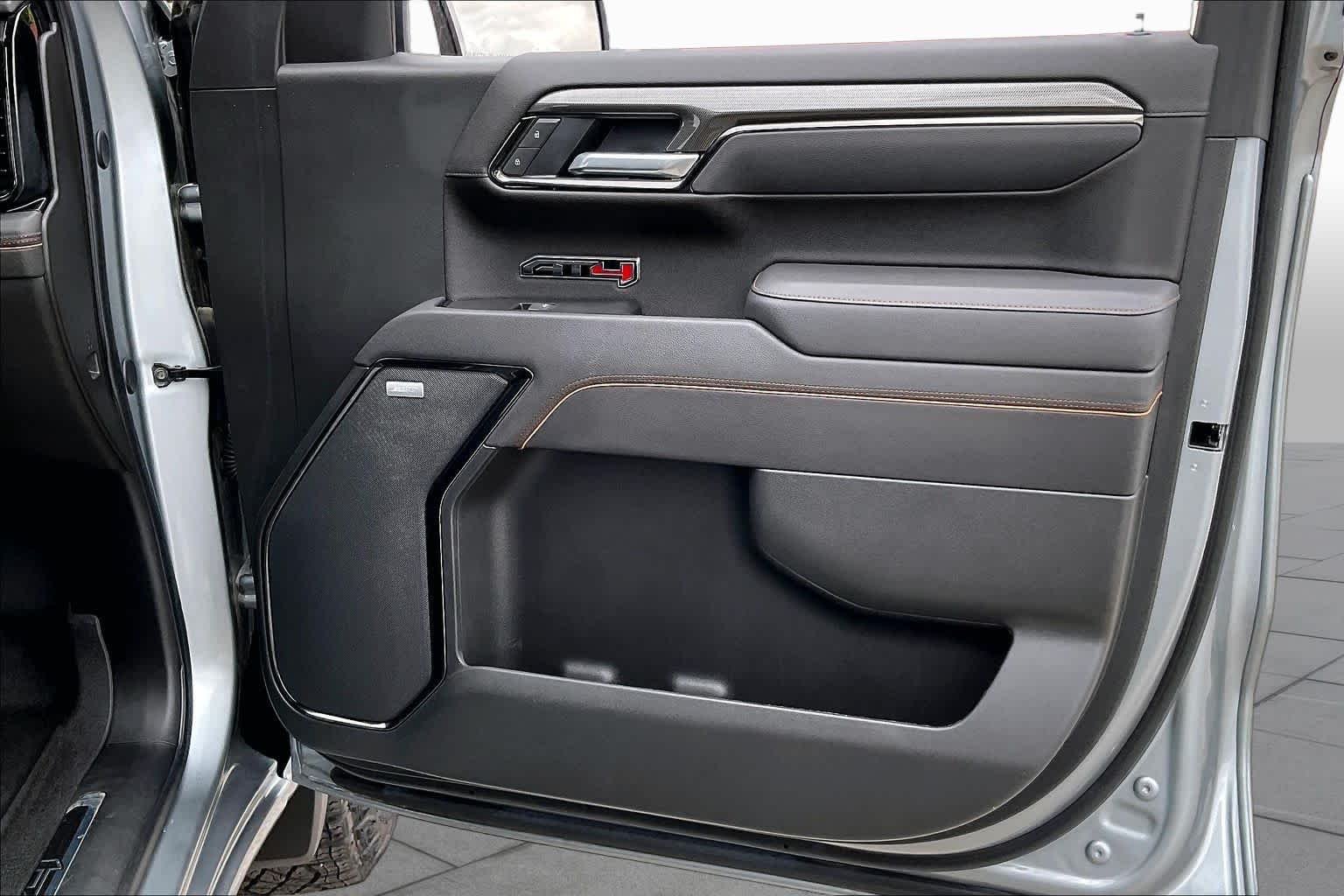 Used 2025 Sterling Metallic GMC AT4 image 22