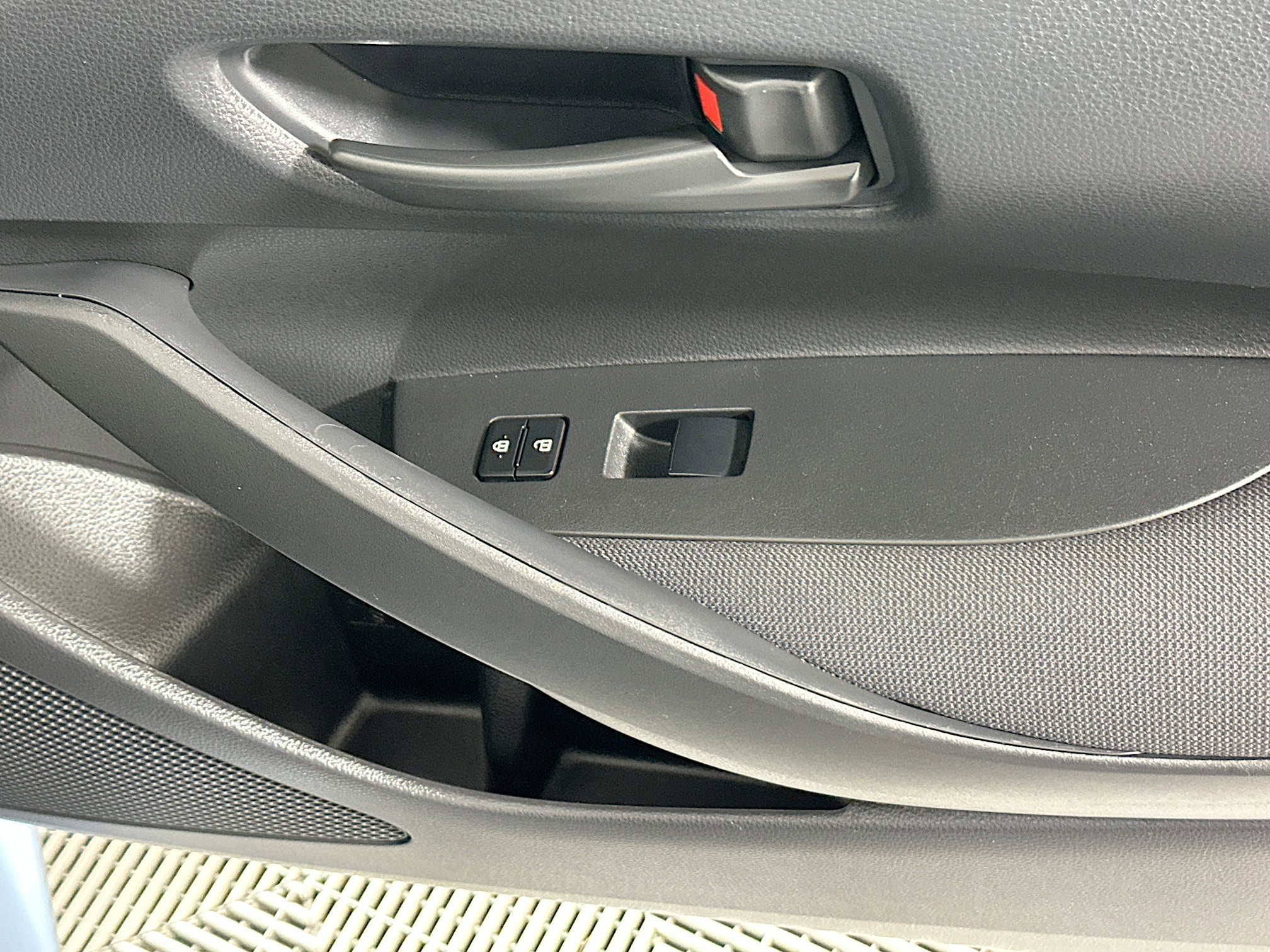 Used 2025 Celestite Toyota Hybrid LE image 28