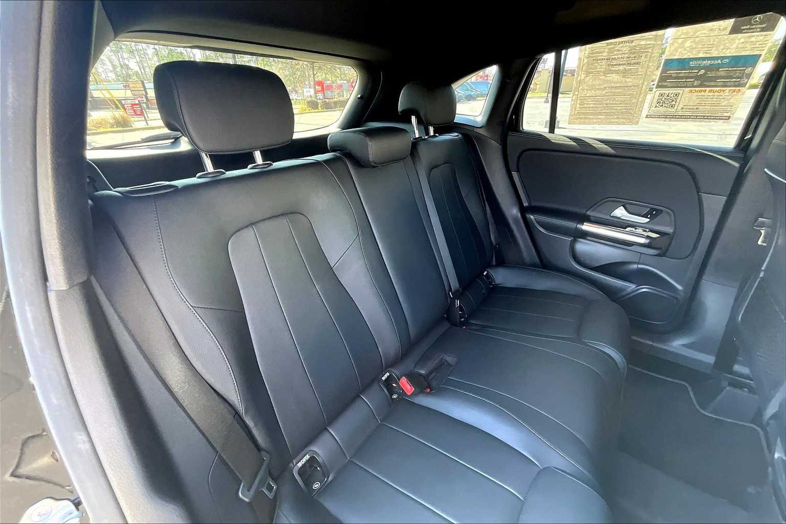 Used 2021 Night Black Mercedes-Benz GLA 250 image 19