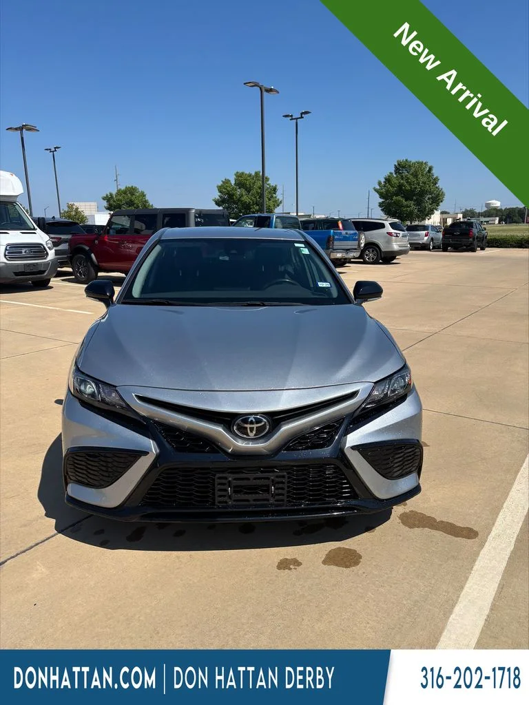 Used 2022 Silver Toyota SE image 8