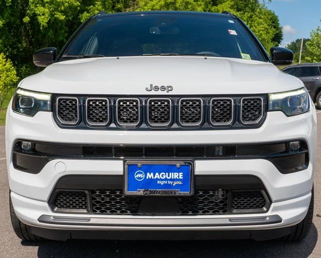 Used 2023 White Jeep Limited image 3