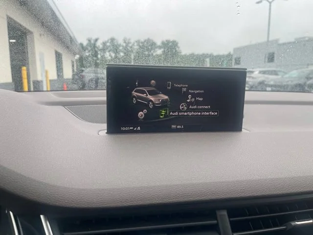 Used 2019 Orca Black Metallic Audi SE Premium image 16