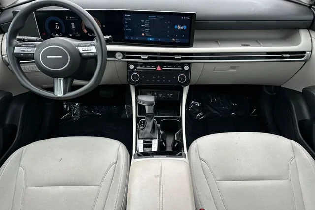 Used 2025 White Pearl Hyundai SEL image 15