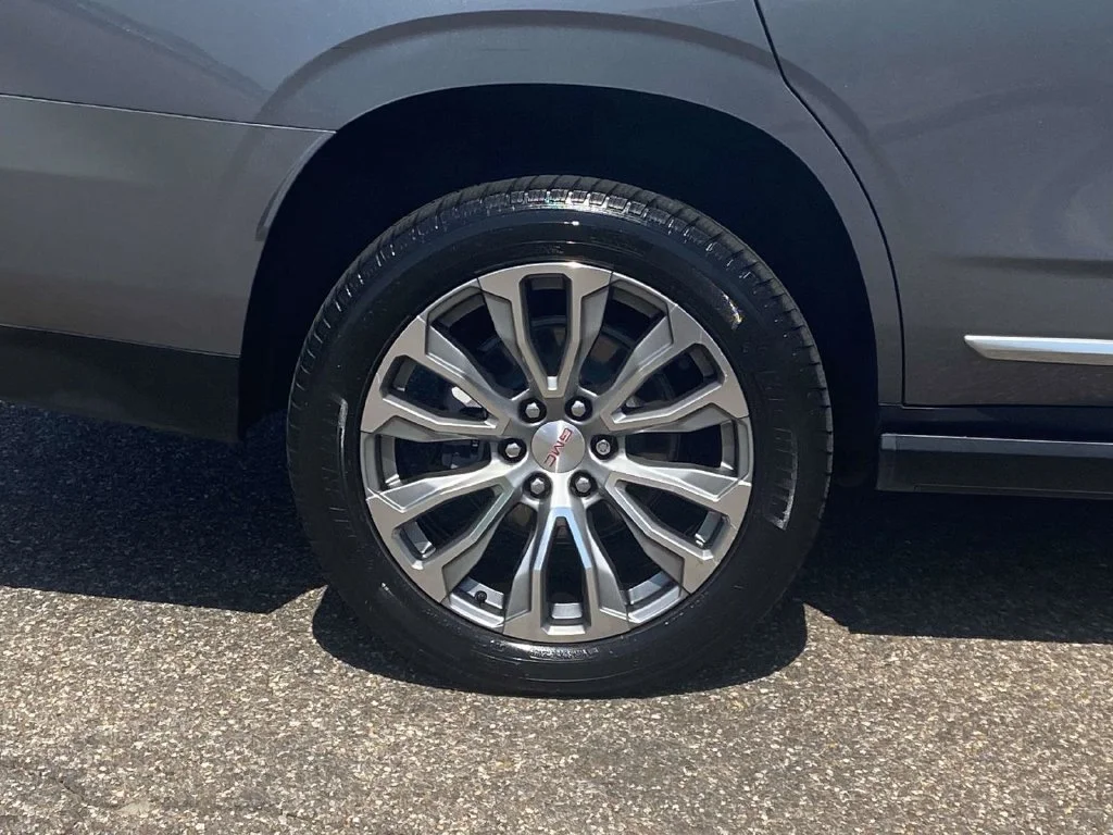 Used 2021 Gray GMC Denali image 11