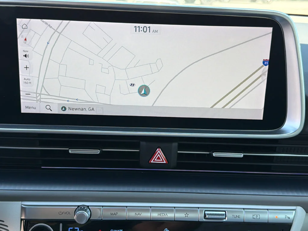 Used 2024 White Hyundai SEL image 29