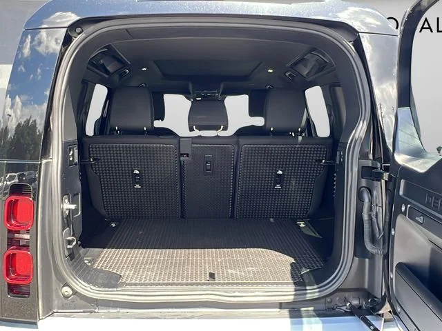 Used 2025 Black Land Rover S image 12