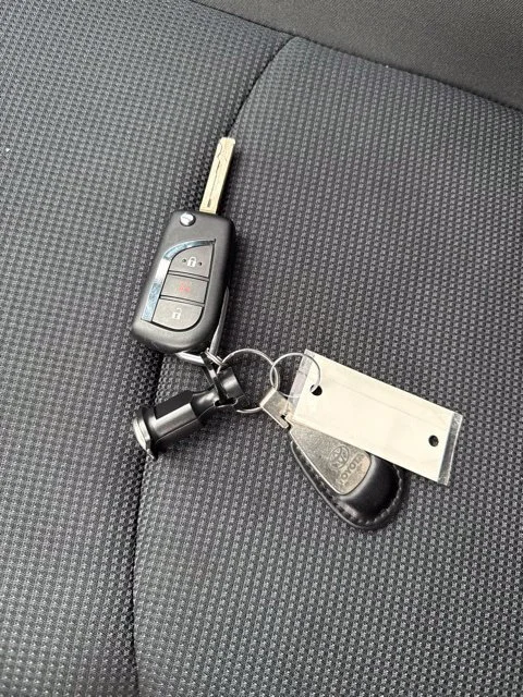 Used 2025 Ice Toyota LE image 29
