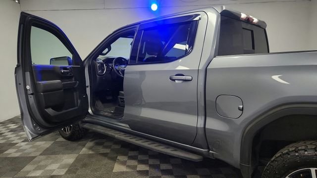 Used 2022 Gray GMC AT4 image 17