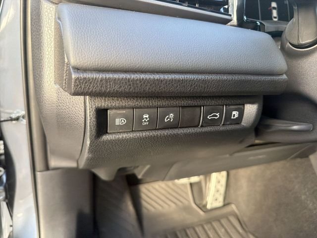 2025 Toyota Camry XSE - Photo 11