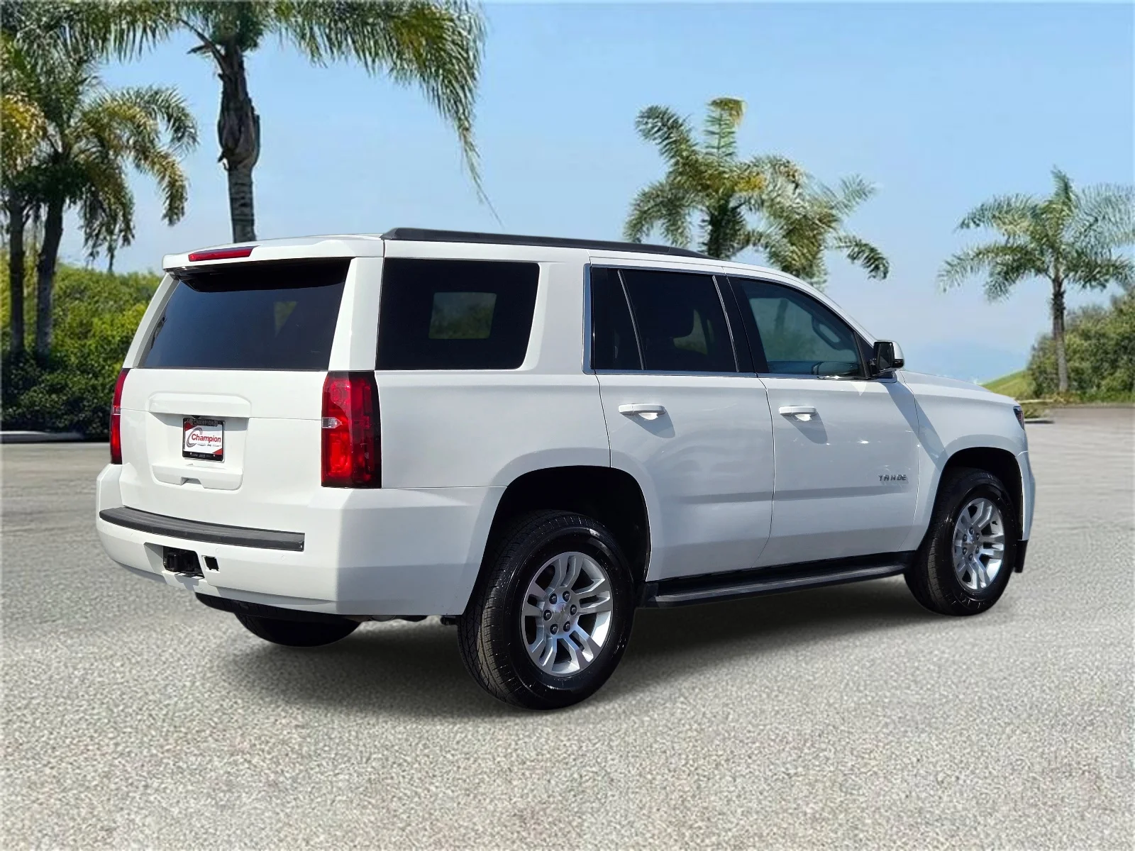 Used 2020 Summit White Chevrolet 2WD 4dr LS image 4