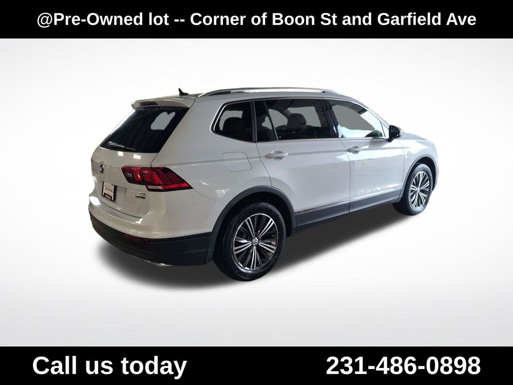 Used 2018  Volkswagen 2.0T SEL image 5