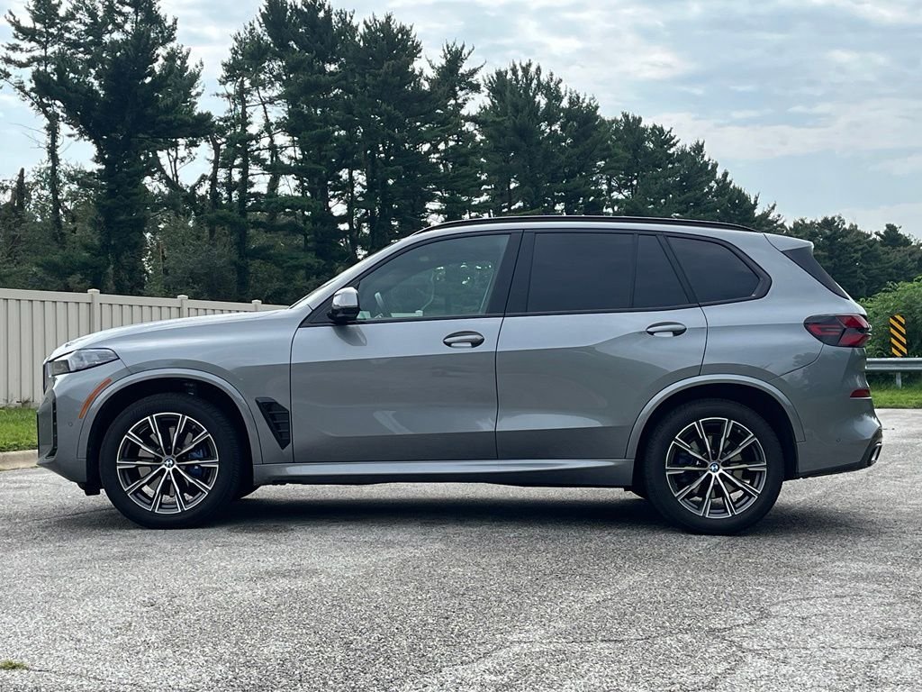 Used 2026 Gray BMW xDrive40i image 4