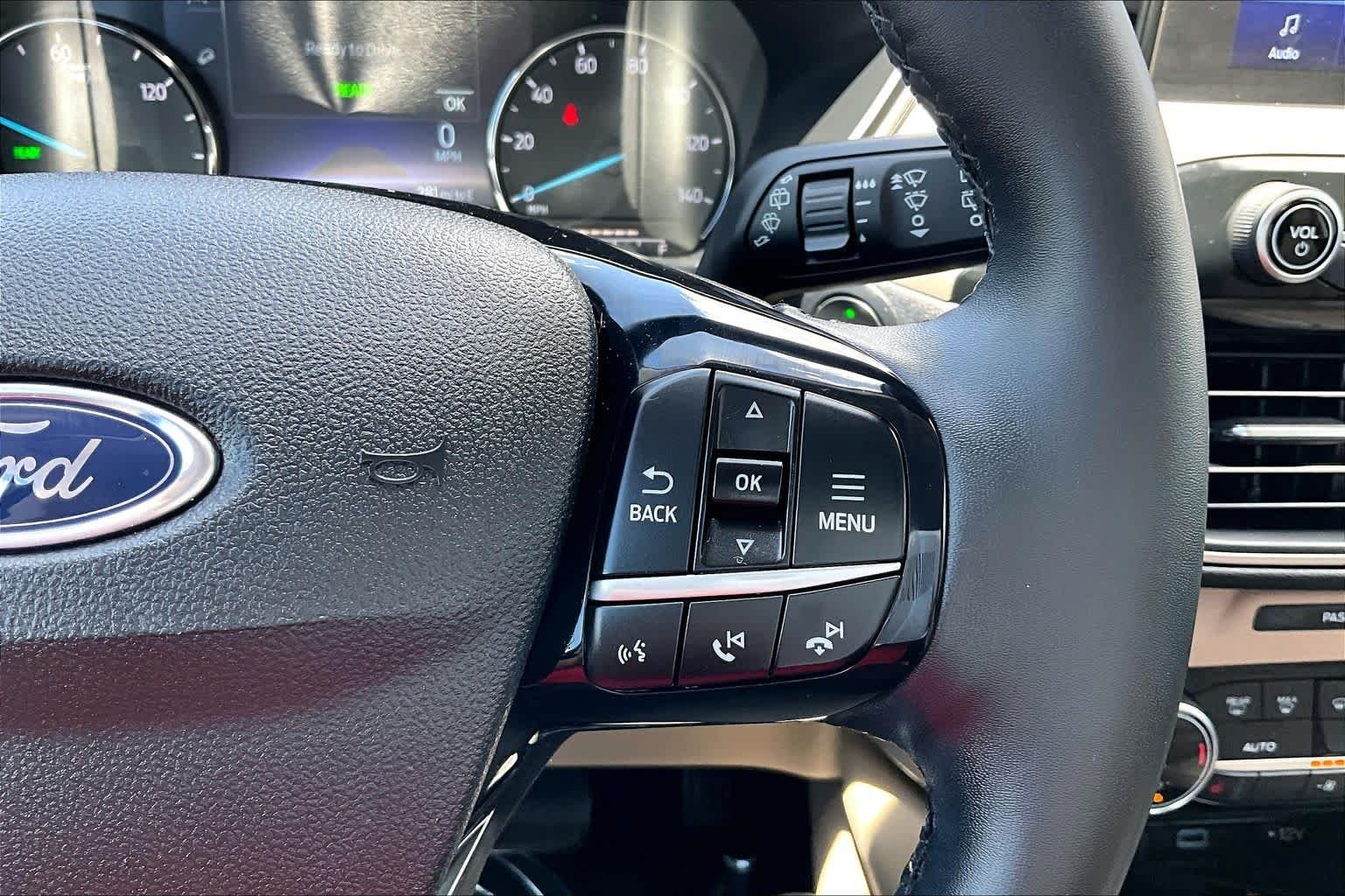 Used 2022 Agate Black Metallic Ford SEL Hybrid image 22