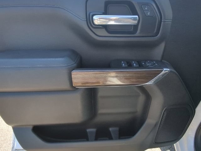 Used 2021 SUMMIT WHITE Chevrolet LT Trail Boss image 24