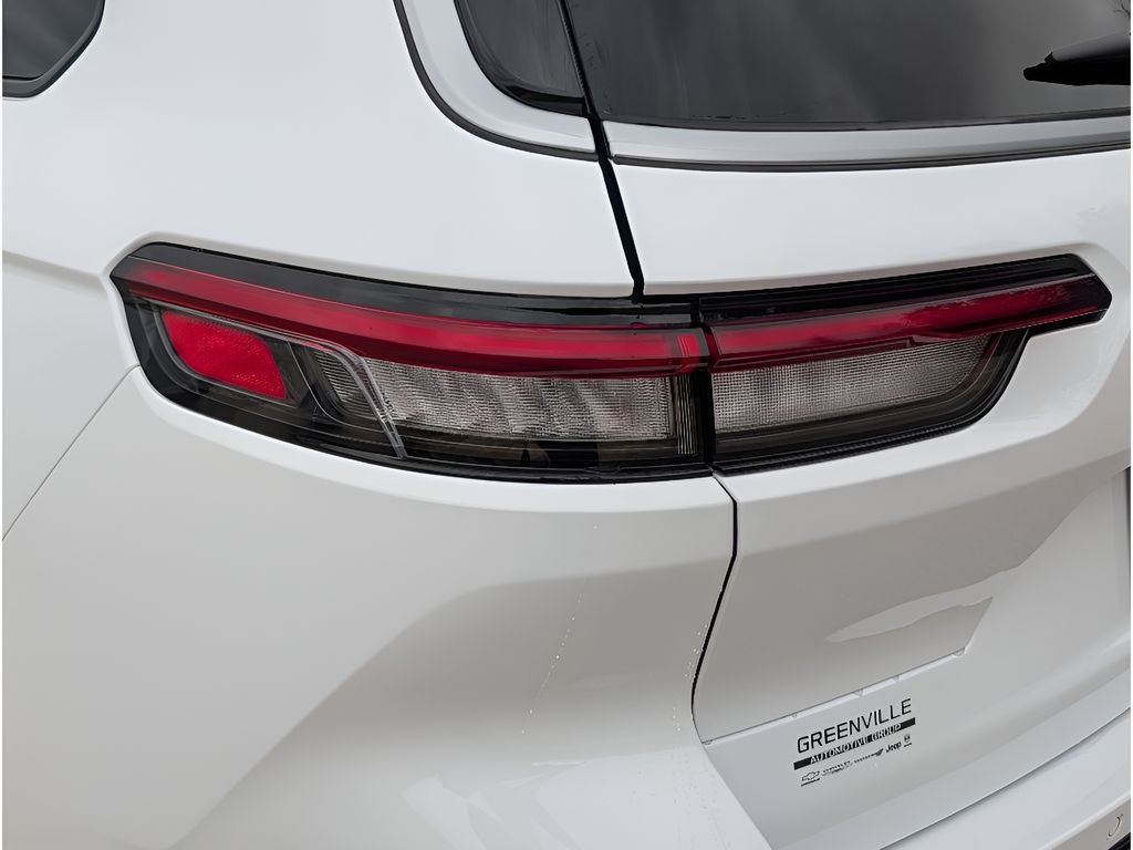 New 2026 Bright White Clear-Coat Exterior Paint Jeep Limited image 4