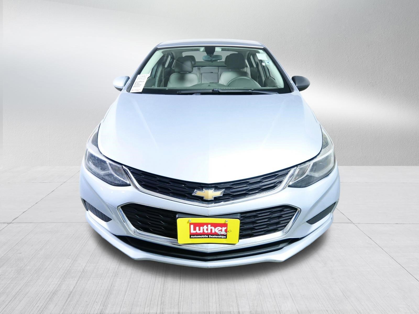 Used 2017 Chevrolet Cruze LT with VIN 1G1BE5SM5H7178070 for sale in Brooklyn Center, MN