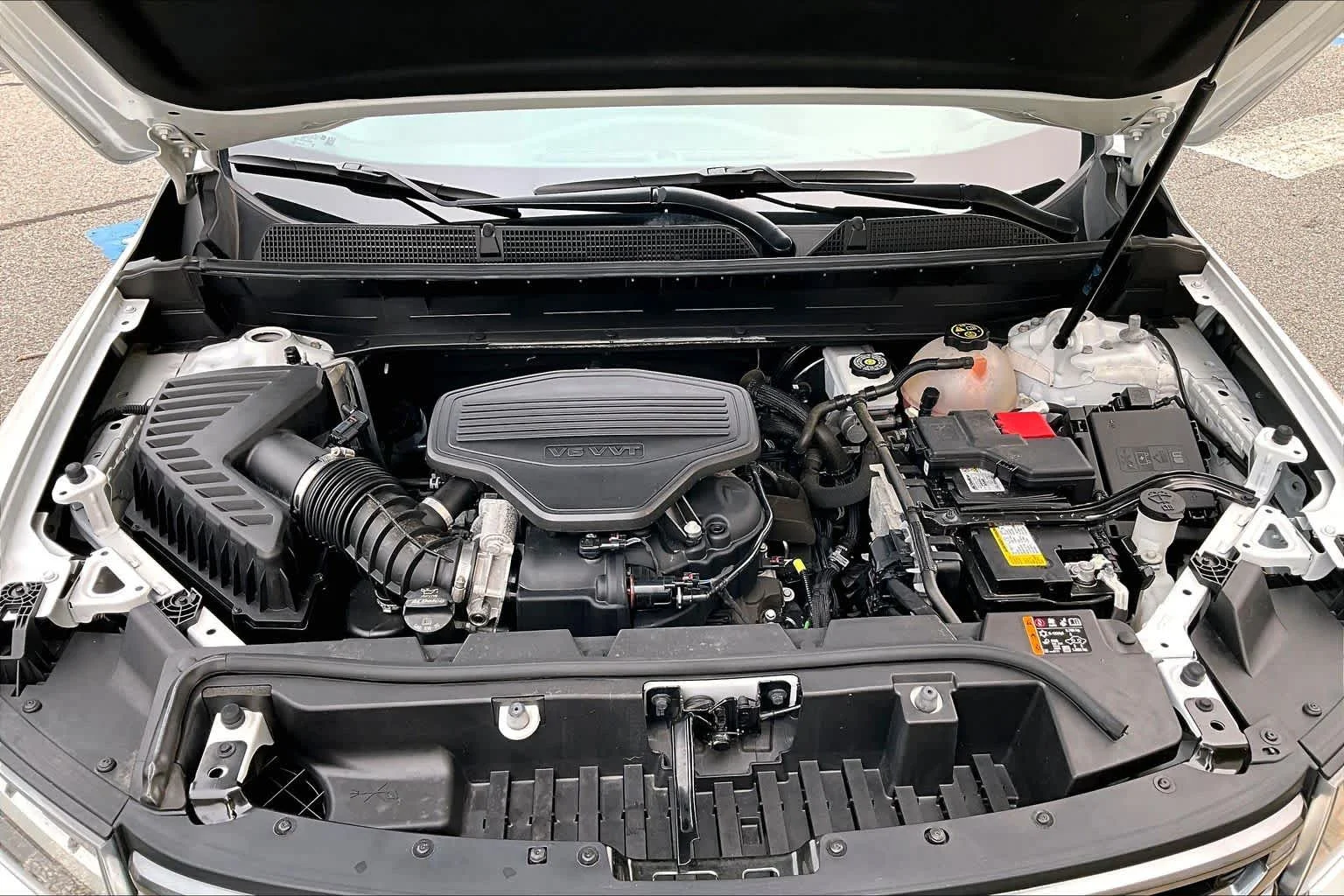 Used 2023 Summit White GMC AT4 image 30