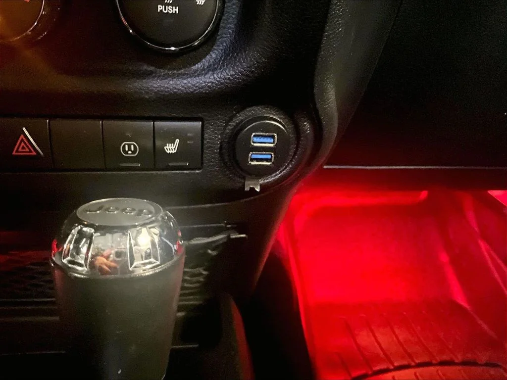 Used 2017 White Jeep Sahara image 26