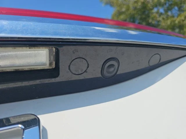 Used 2022 White Lincoln Reserve image 13