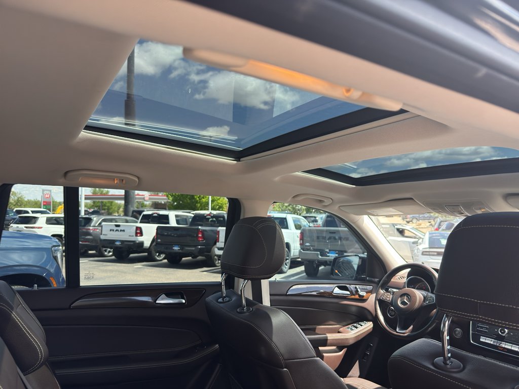 Used 2019 Black Mercedes-Benz 450 4MATIC® image 14