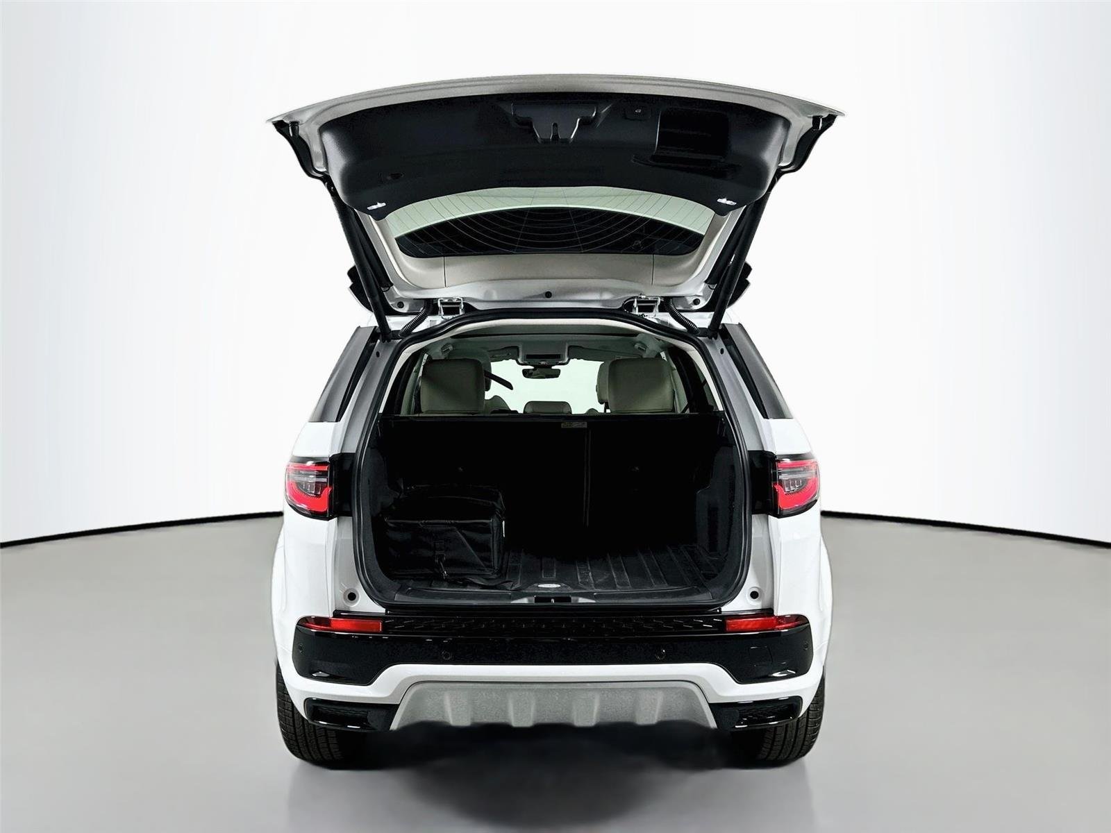 Certified Used 2025 Fuji White Land Rover S image 19
