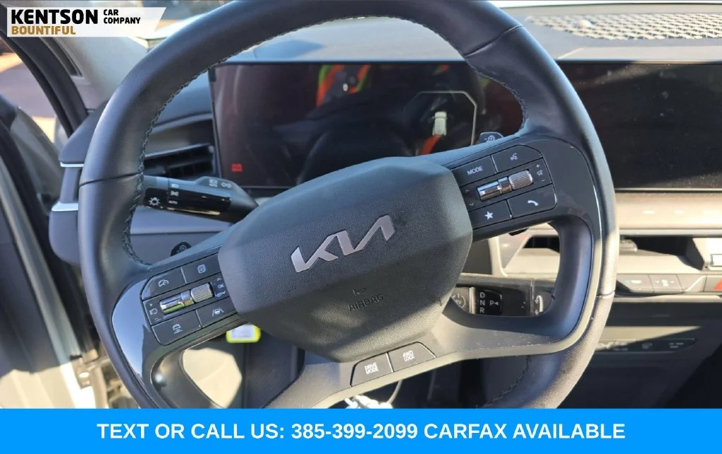 Used 2024 White Kia Land image 5